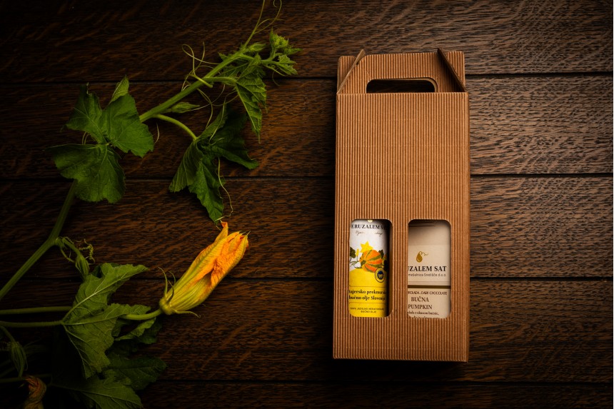 Gift set with pumpkin chocolate