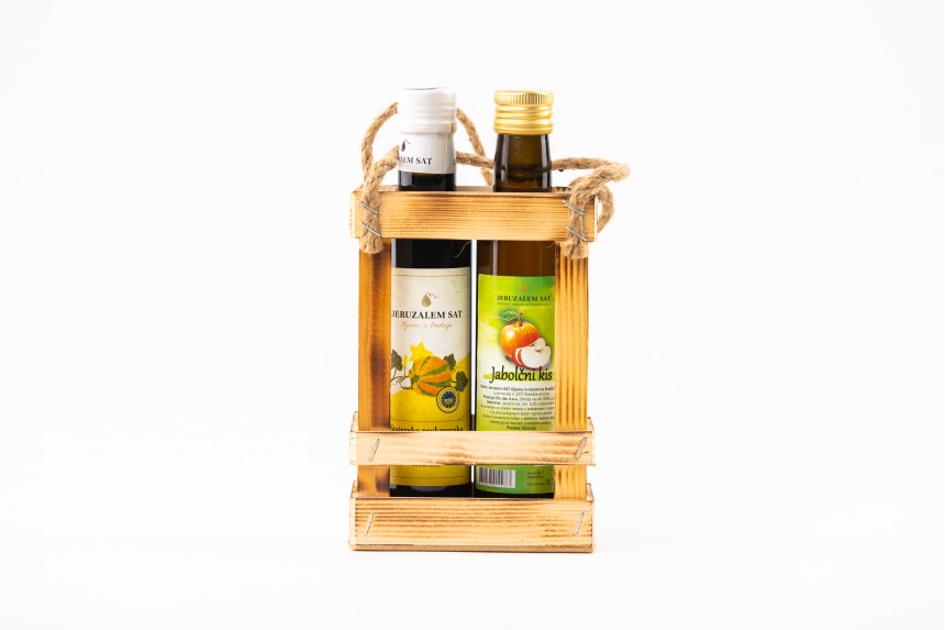 Gift set with wooden carrier